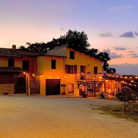 Massignano Chiaraluce Country House מראה חיצוני תמונה
