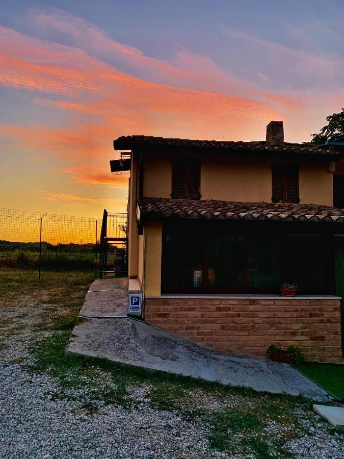 Massignano Chiaraluce Country House מראה חיצוני תמונה